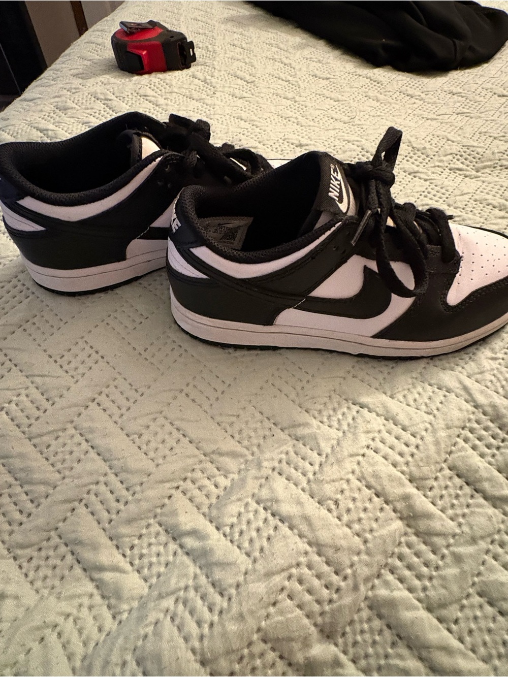 Nike Men's Black and White Low-Top Sneakers